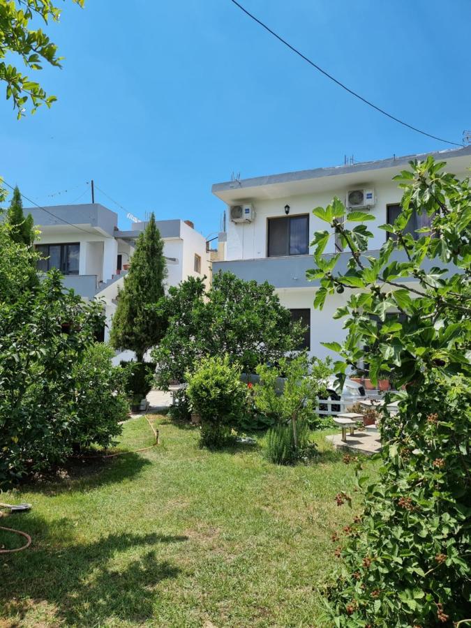 Guest House Vila Elezi Durres Exterior photo