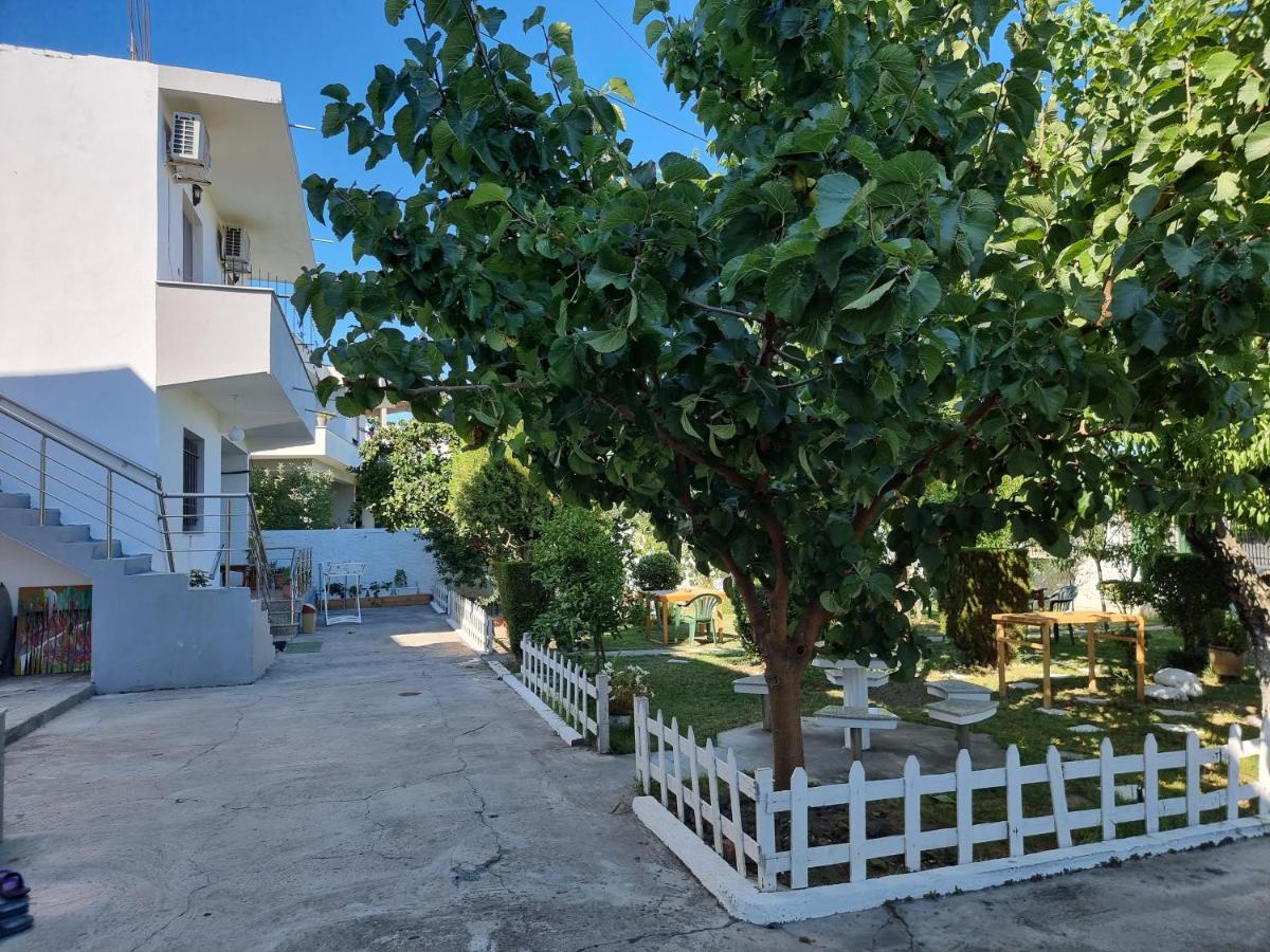 Guest House Vila Elezi Durres Exterior photo