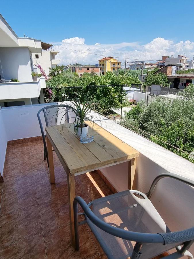 Guest House Vila Elezi Durres Exterior photo