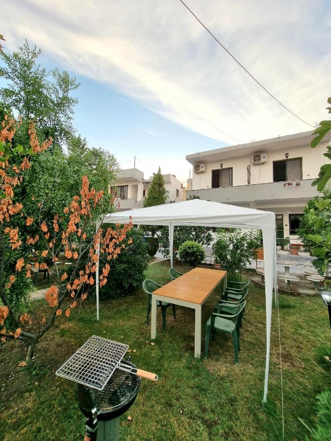 Guest House Vila Elezi Durres Exterior photo